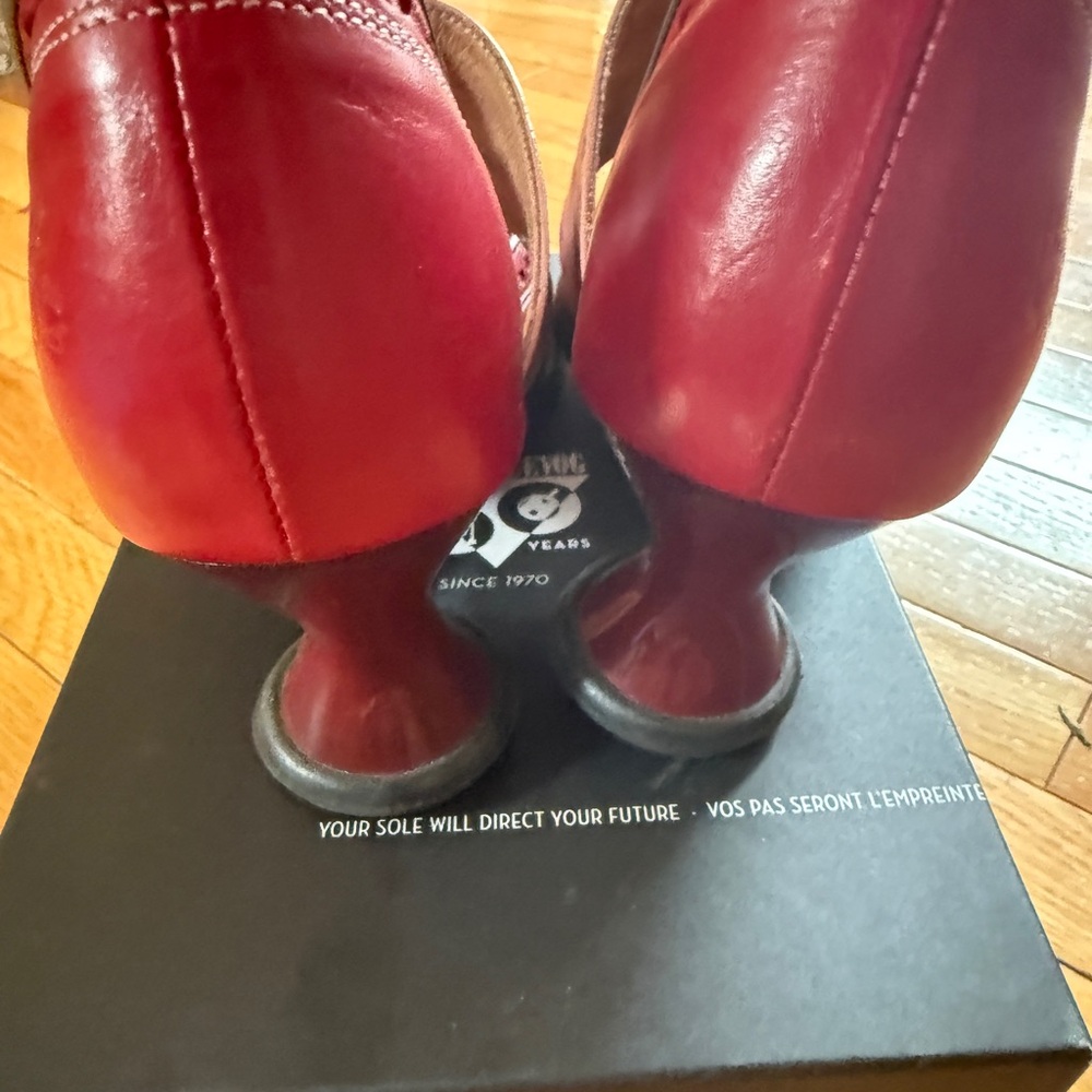 John Fluevog red and pink button strap - Picture 2 of 4